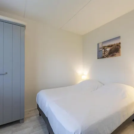 Snug With Garden Apartment
