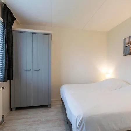 7 For 4 Guests In Callanstoog Apartment