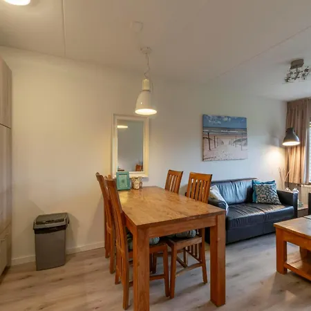 7 For 4 Guests In Callanstoog Apartment *